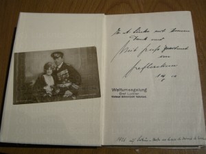 Book and card are autographed / Buch und Karte mit Autogramm